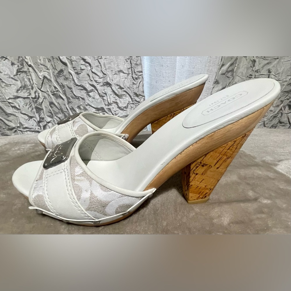 Coach , 8B , white